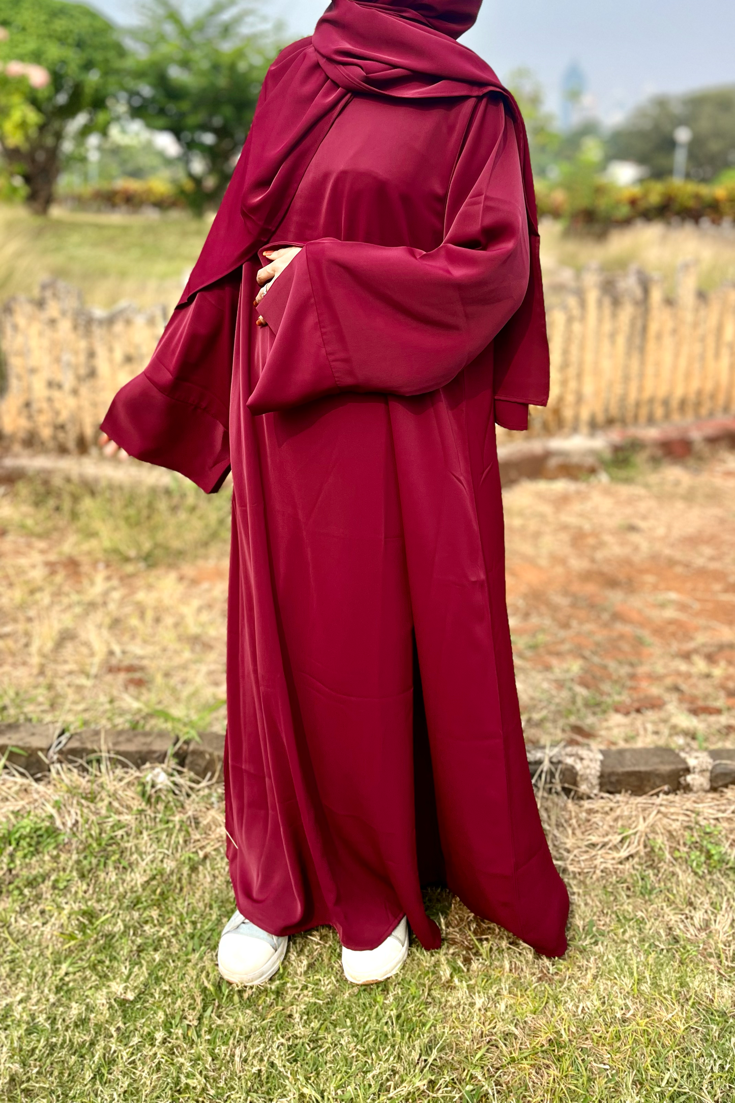 Zunairah Basic Abaya - Maroon