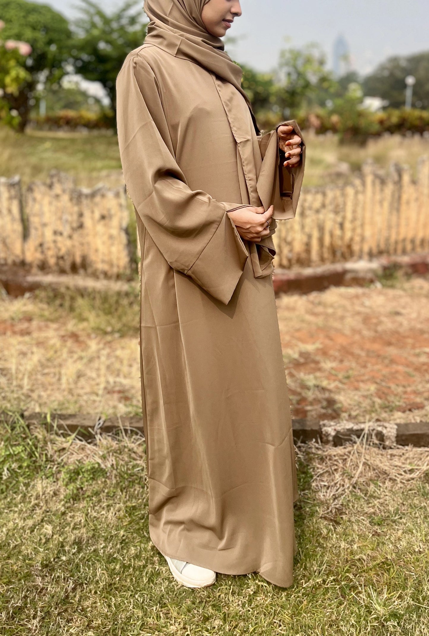 Zunairah Basic Abaya - Green