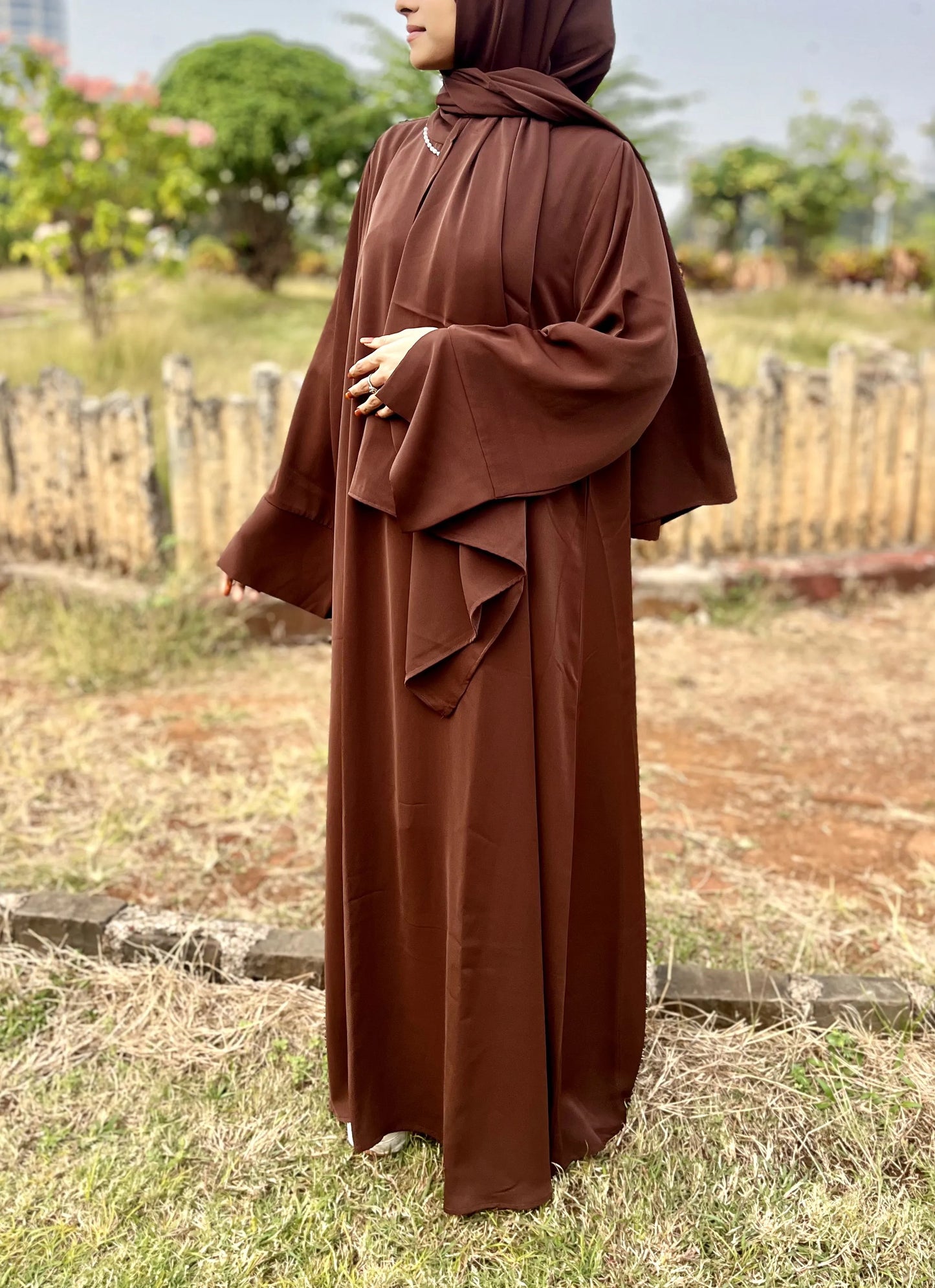Zunairah Basic Abaya - Brown