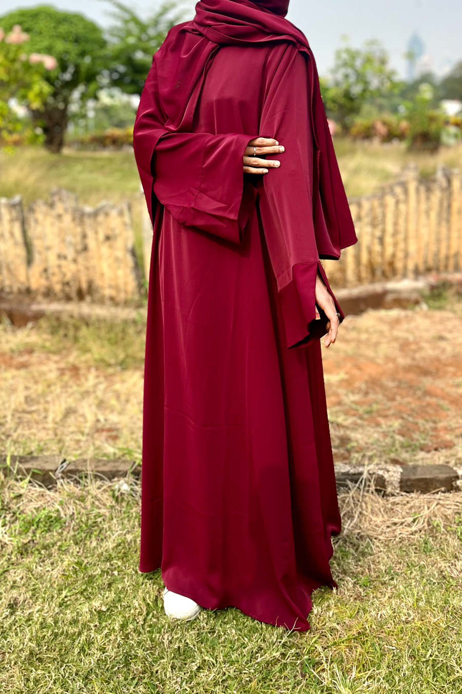 Zunairah Basic Abaya - Maroon