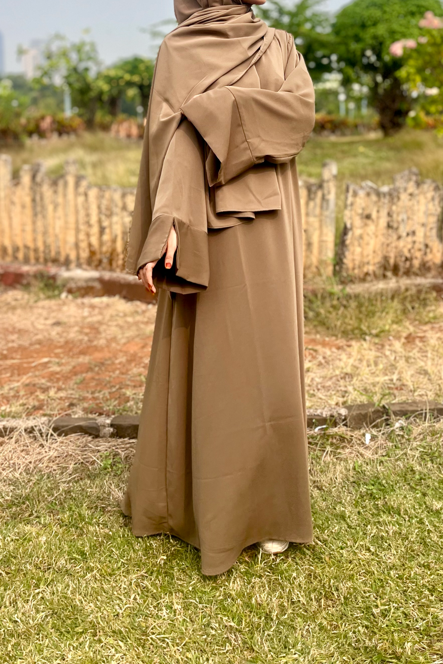 Zunairah Basic Abaya - Green